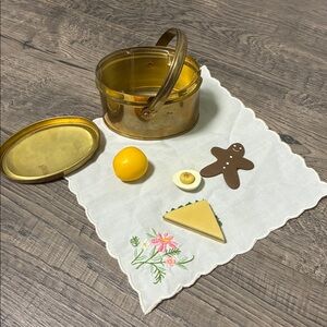 Pleasant company American girl Samantha parkington tea tin lunch pail vintage